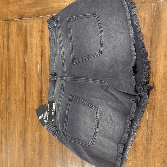 HT Denim Ultra high rise vintage cut off shorts size 13 - Picture 2 of 3
